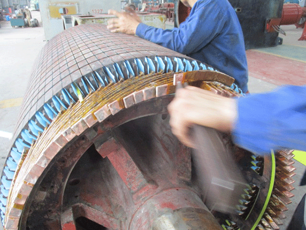 西安西瑪高壓電機轉子銅條繞組嵌線方法。