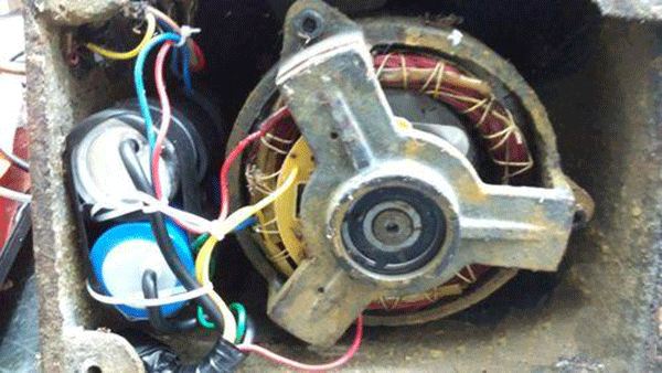 談?wù)勎鳜旊姍C(jī)的正常工作溫度。