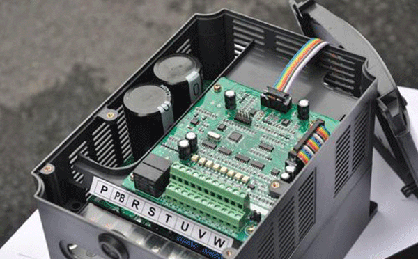 變頻器與西瑪電機(jī)的匹配問題。