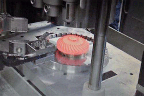 齒輪熱處理提高提高西安西瑪直流電機(jī)的使用效率。