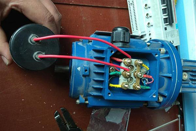 如何使西瑪電機(jī)接線更牢固? 如何使西瑪電機(jī)接線更牢固?